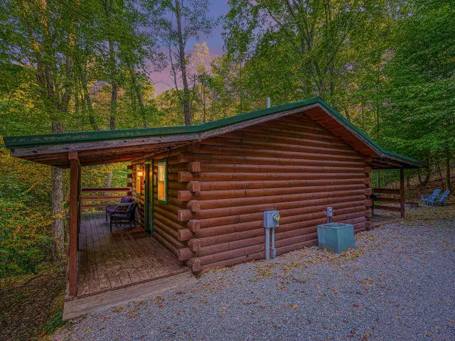 American Hollow Cabin