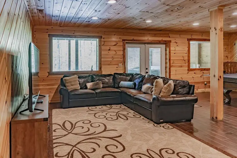 Aspen Hollow Lodge