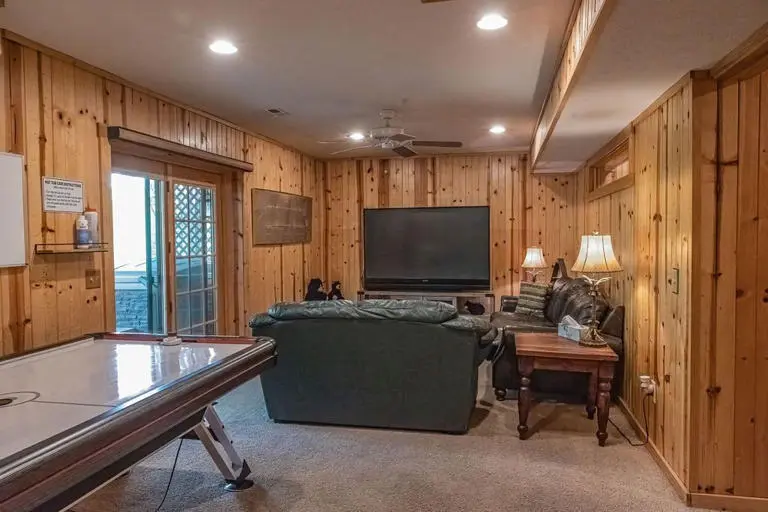 Black Bear Hideaway