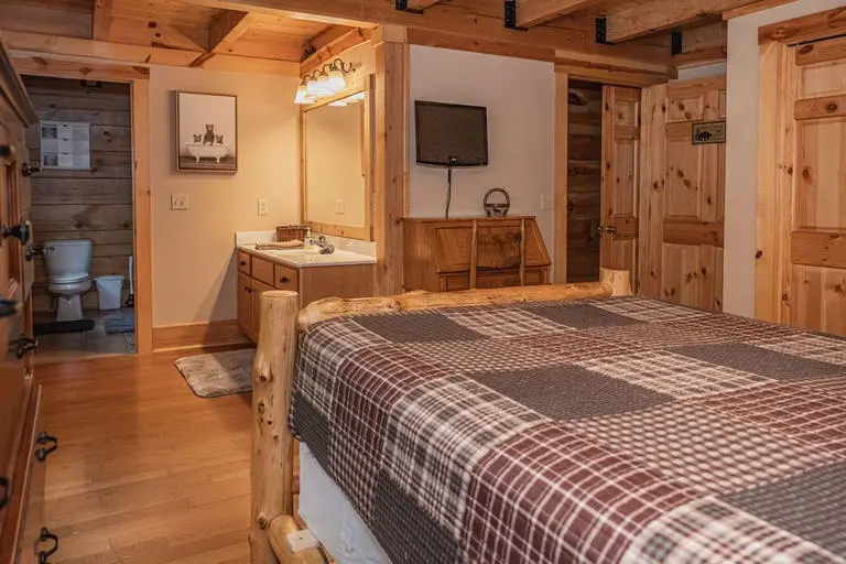 Black Bear Hideaway