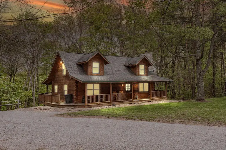Black Bear Hideaway