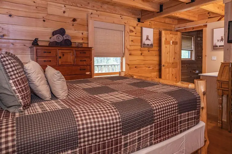 Black Bear Hideaway