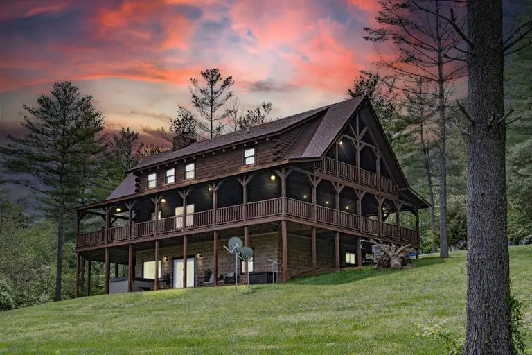 Hidden Lake Lodge 8C603