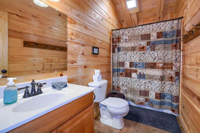 Hidden Lake Lodge F1811