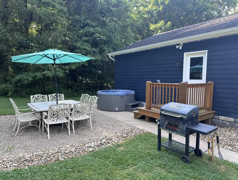 the hocking cottage