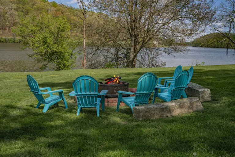 Lake Front Oasis