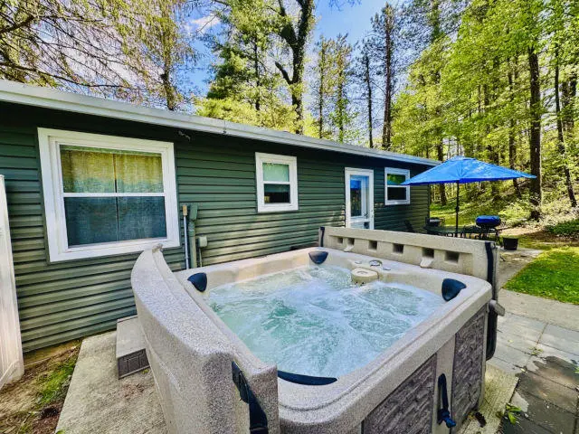 Majestic Pines Cabins