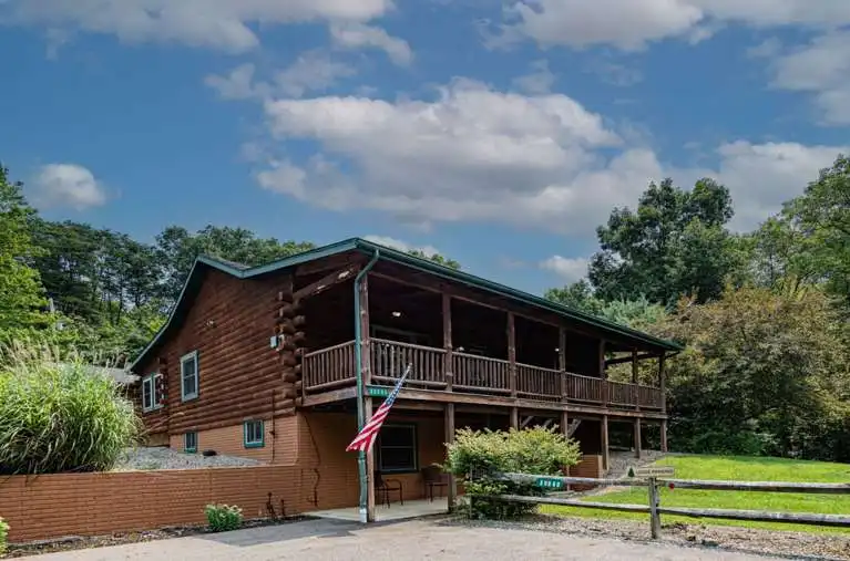 sunrise lodge hocking hills