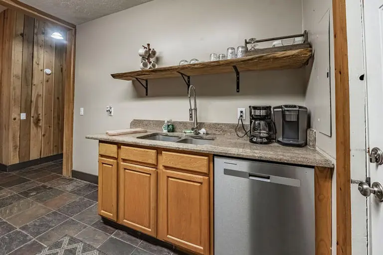 Trails End Lodge