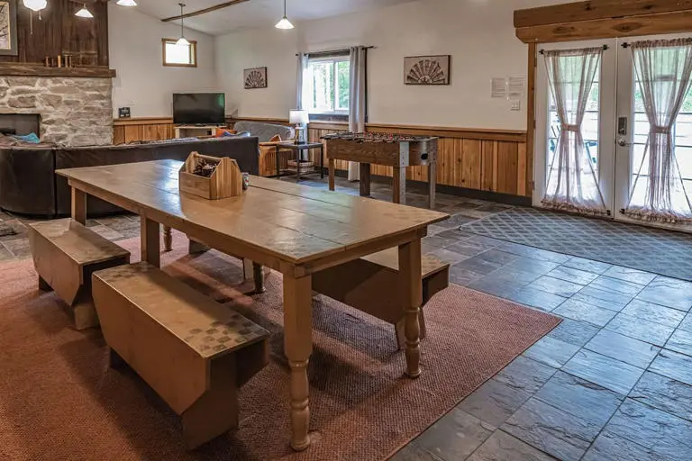 Trails End Lodge