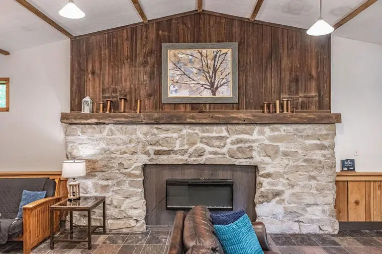 Trails End Lodge