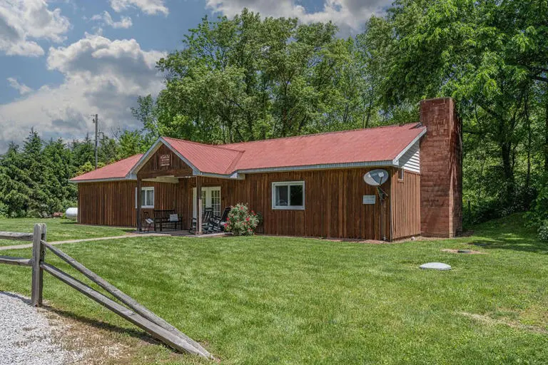 Trails End Lodge
