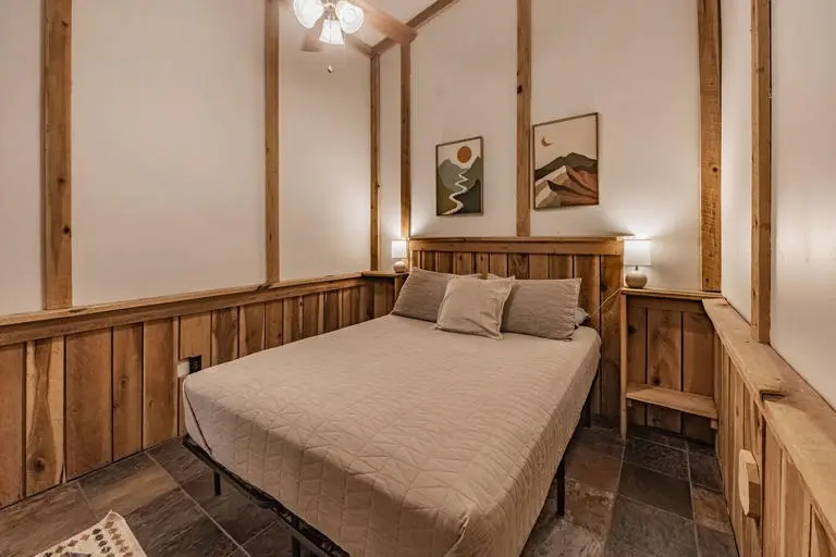 Trails End Lodge