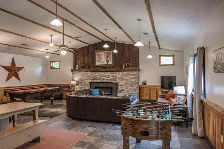 Trails End Lodge