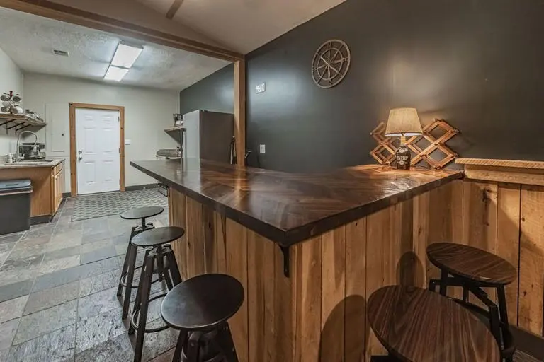 Trails End Lodge