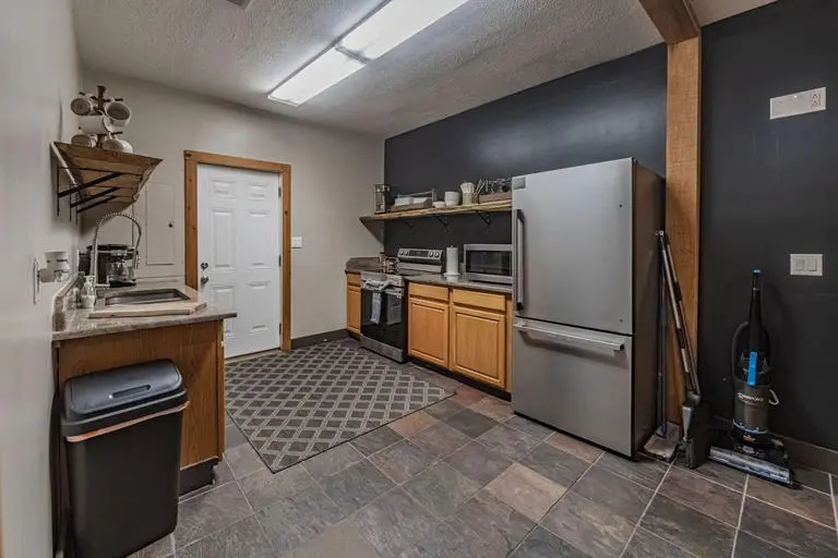 Trails End Lodge